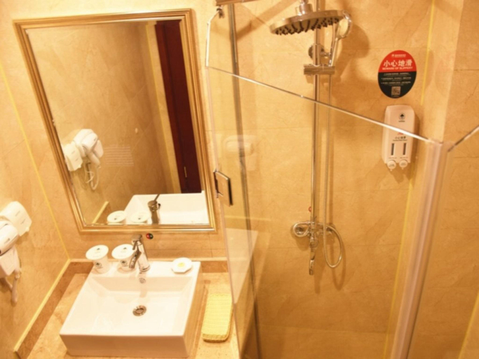 Bathroom 4, GreenTree Inn Jiangxi Shangrao Qianshan Ehu Avenue Express Hotel, Shangrao