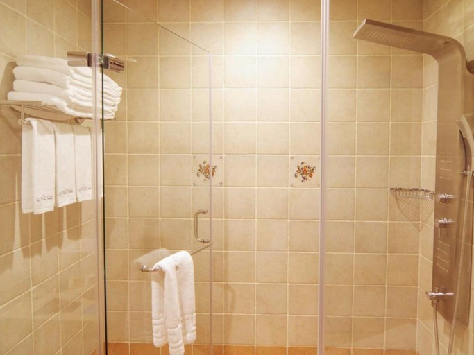 Bathroom 4, Yu Shen Jing Resort, Nantou