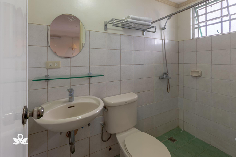 Bathroom, Mijo Hotel Tagaytay, Tagaytay City