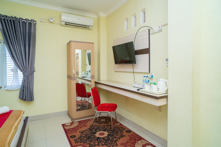 Exterior & Views 5, RedDoorz Syariah Near Lapangan Dwiwarna Barabai, Hulu Sungai Tengah