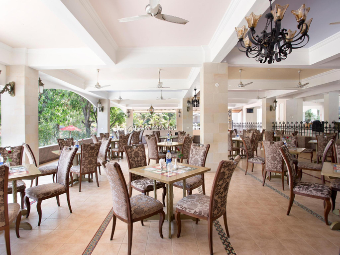 Food & Drinks 4, Villa San Lawrenz, Pune