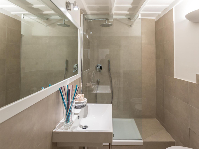 Bathroom 4, The Spanish Suite Bed and Breakfast, Roma