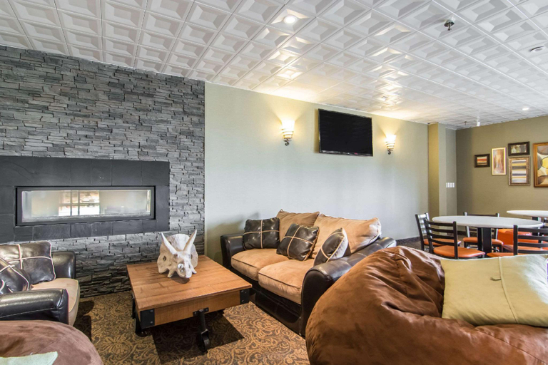 Public Area 2, Quality Hotel Drumheller, Division No. 5