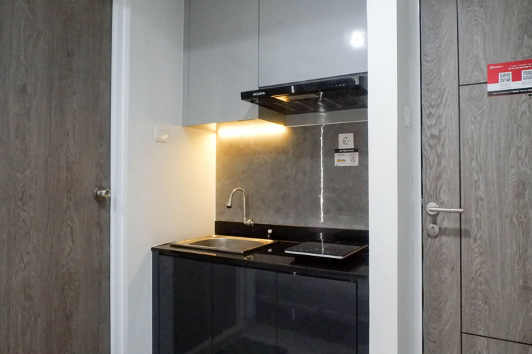 Others 2, Compact and Stylish Studio Apartment at Taman Melati Surabaya By Travelio, Surabaya
