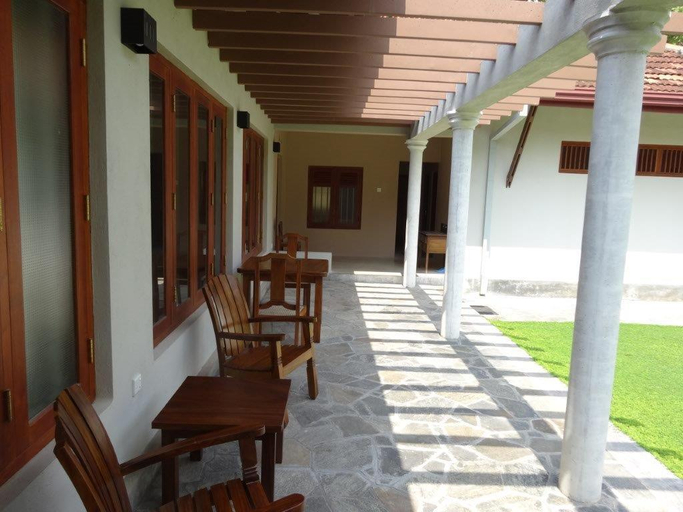 Others 3, GalleRetreat, Galle Four Gravets