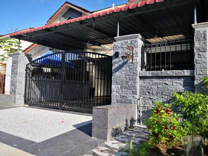 SKUDAI NEAR UTM JPO 4BR 3BA 5AC FREE WIFI TVBOX, Johor Bahru
