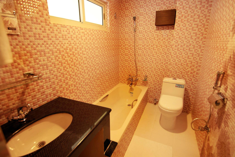 Bathroom 3, My Hotel, Gandaki