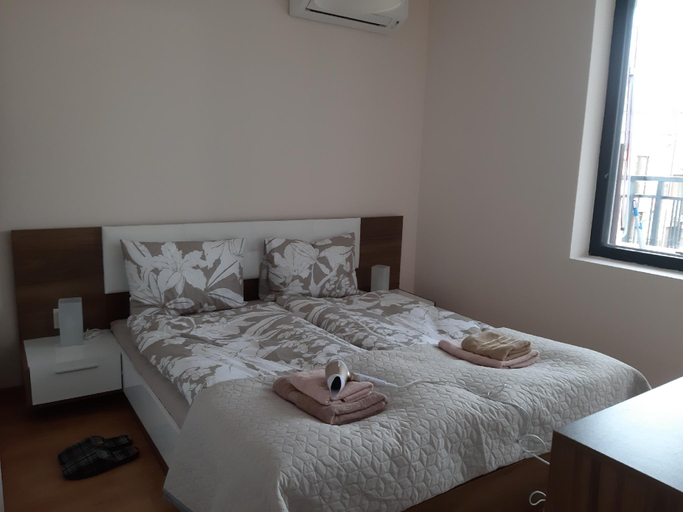 Bedroom 2, The Captain. Be my guests!, Varna