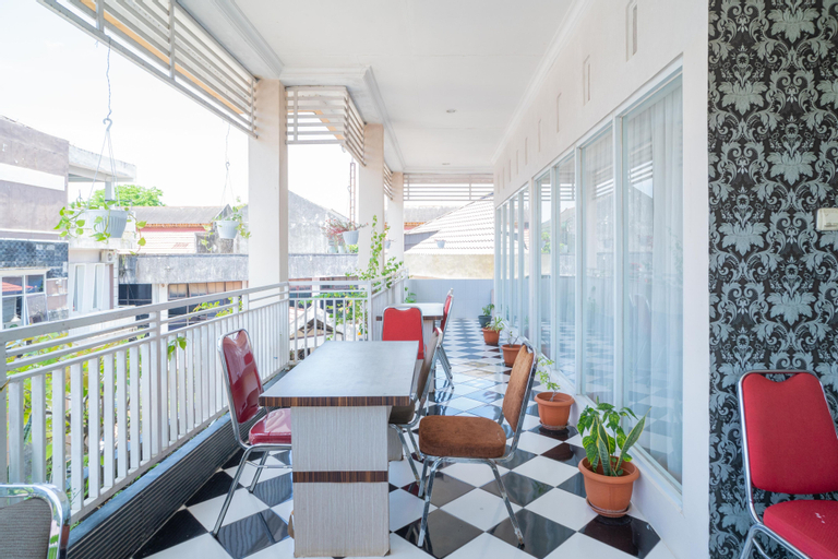 Exterior & Views 2, RedDoorz Syariah Near Lapangan Dwiwarna Barabai, Hulu Sungai Tengah