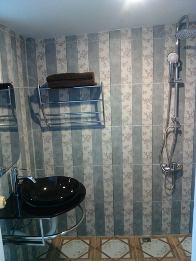 Bathroom 2, Chateau de Sangkhlaburi, Sangkhla Buri