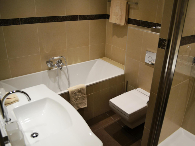 Bathroom 3, Hotel Adriatica, Genève