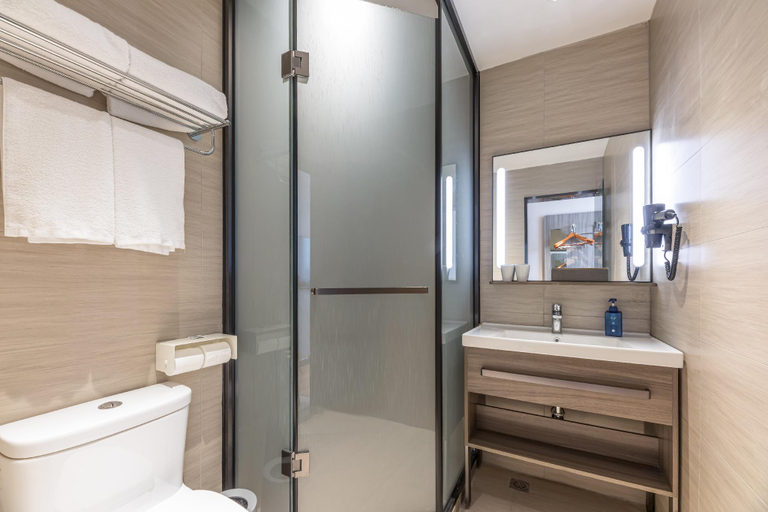 Bathroom 3, Hanting Hotel Wuxi Zhongshan Road Nanchansi, Wuxi
