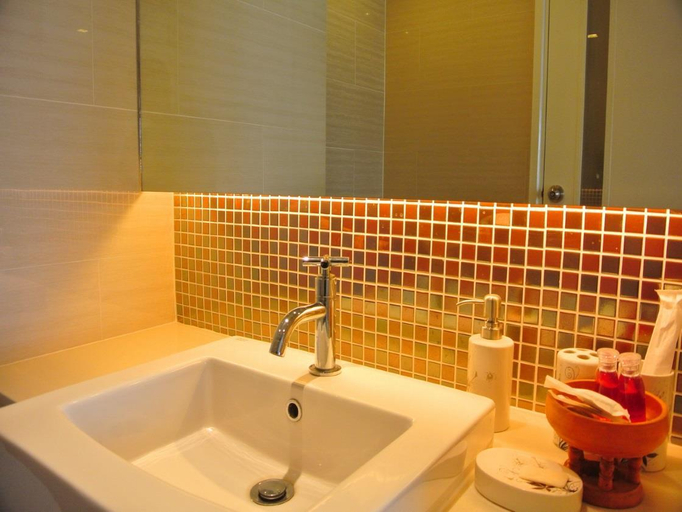 Bathroom 5, Himawari Guesthouse at Kanyarat, Muang Khon Kaen