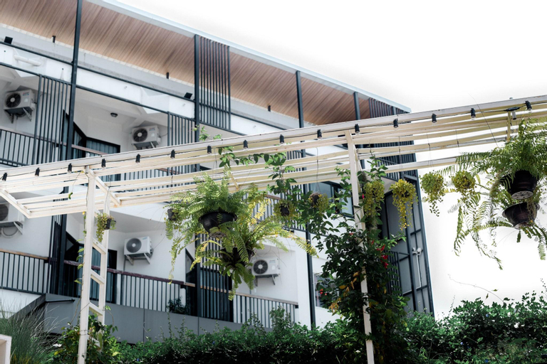 The Loft Seaside Sriracha Hotel, Si Racha