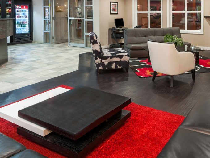 Public Area 2, Ramada by Wyndham Sherwood Park, Division No. 11