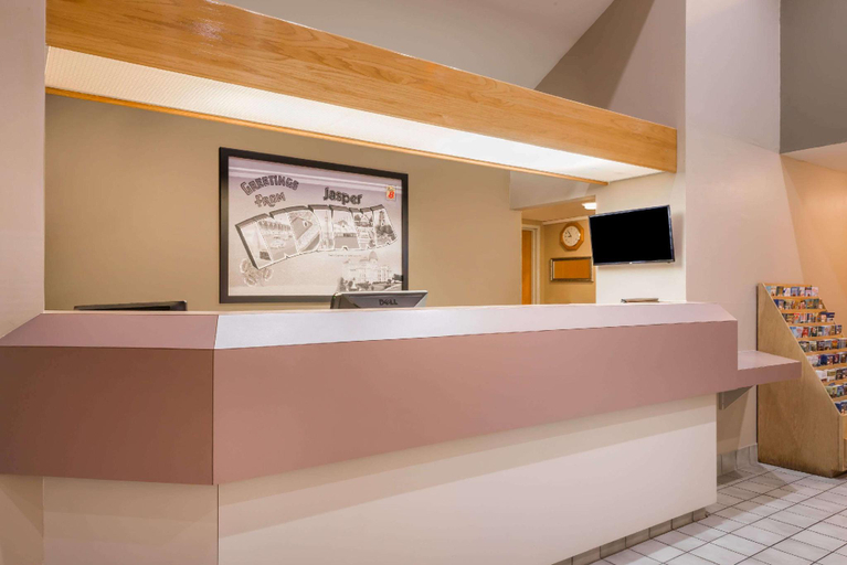 Public Area, Super 8 By Wyndham Jasper, Dubois