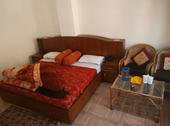 Others 4, Hotel Auli'D, Chamoli
