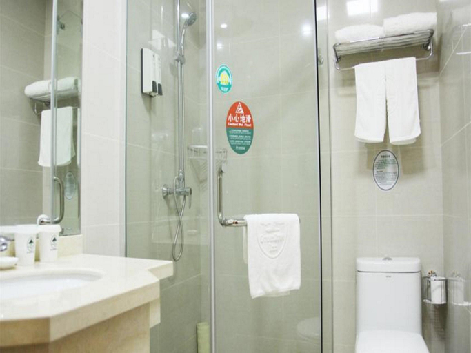 Bedroom 2, GreenTree Inn Zhenjiang Jurong Yalong Business Hotel, Zhenjiang