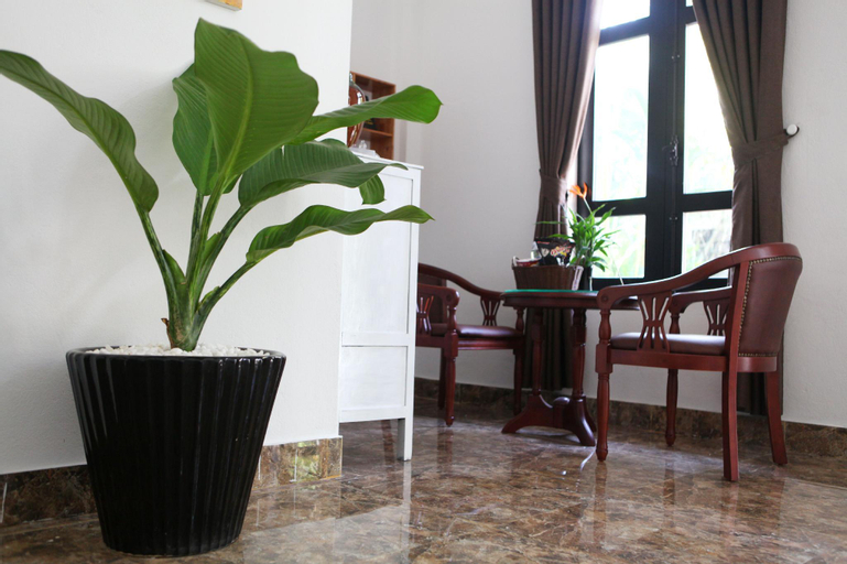 Public Area, Khanh's Home-Spring Room, Huế