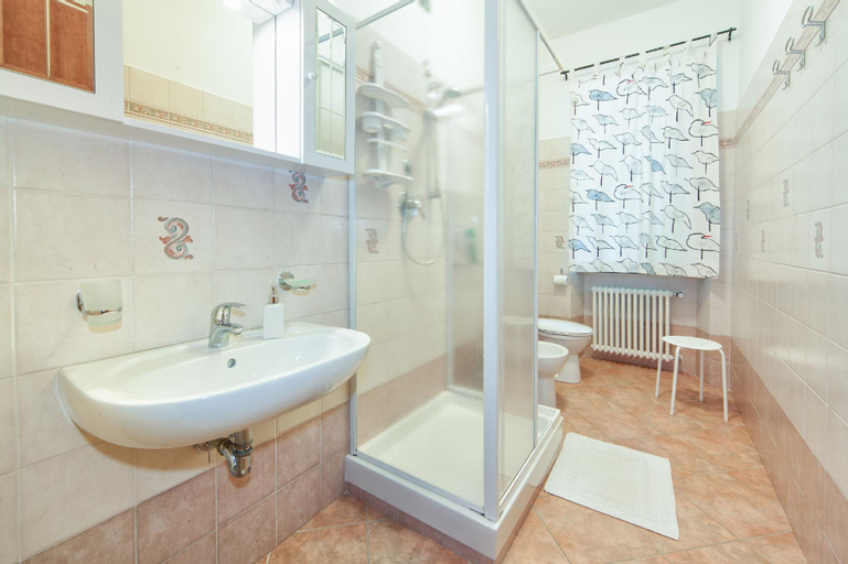 Bedroom 5, Oasi Verde, Genova