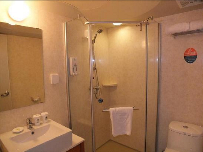 Bathroom 4, GreenTree Inn Xuzhou High Speed Railway Station Express Hotel, Xuzhou