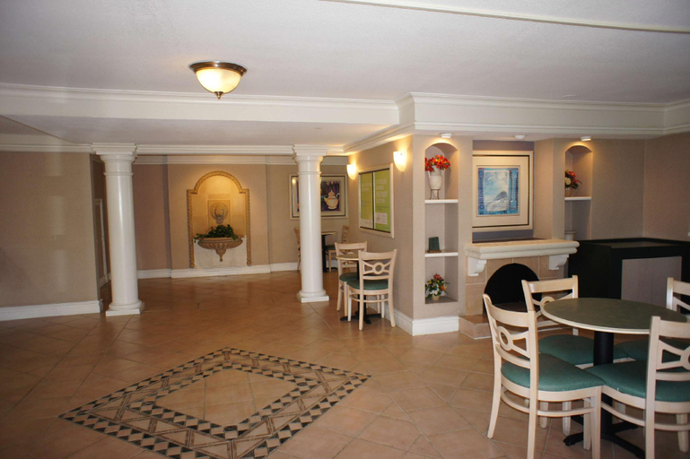 Public Area, Baymont by Wyndham Fort Myers Central, Lee