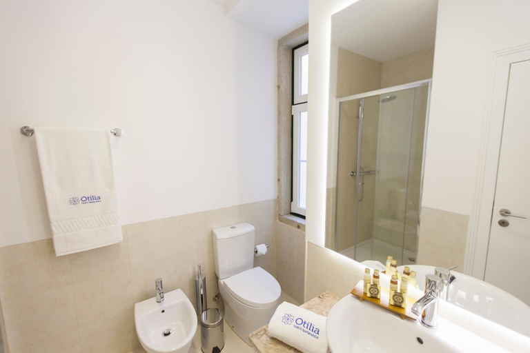Bathroom 3, Otilia Hotel & Apartamentos, Lisbon