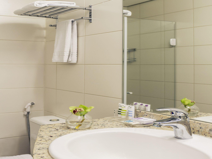 Bathroom 2, Mercure Santos Hotel, Santos