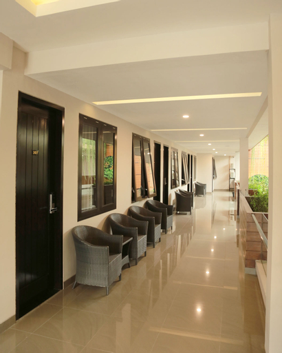 Public Area 21