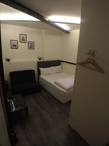 Others 4, JJ Double room 403, Taichung