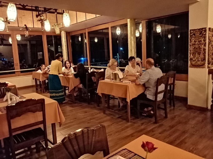 Food & Drinks 4, Spring Lodge Inle, Taunggye
