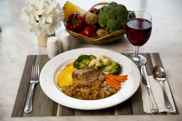 Food & Drinks 13