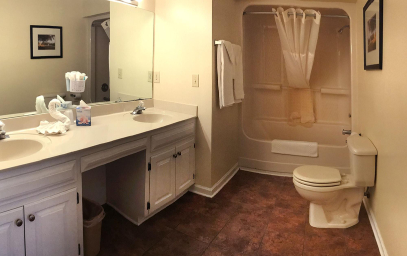 Bathroom 3, Beau Rivage Golf & Resort, New Hanover