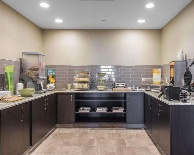 Others 5, Quality Inn & Suites, Frontenac