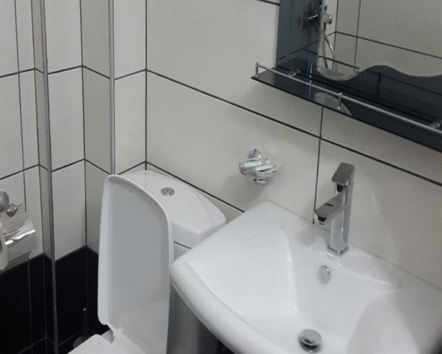 Bathroom 5, Hotel Ramizi, Përmetit