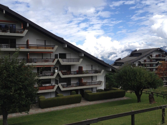 Others 4, Cosy&Romantic Chalet-Style Flat with Mountain View, Monthey