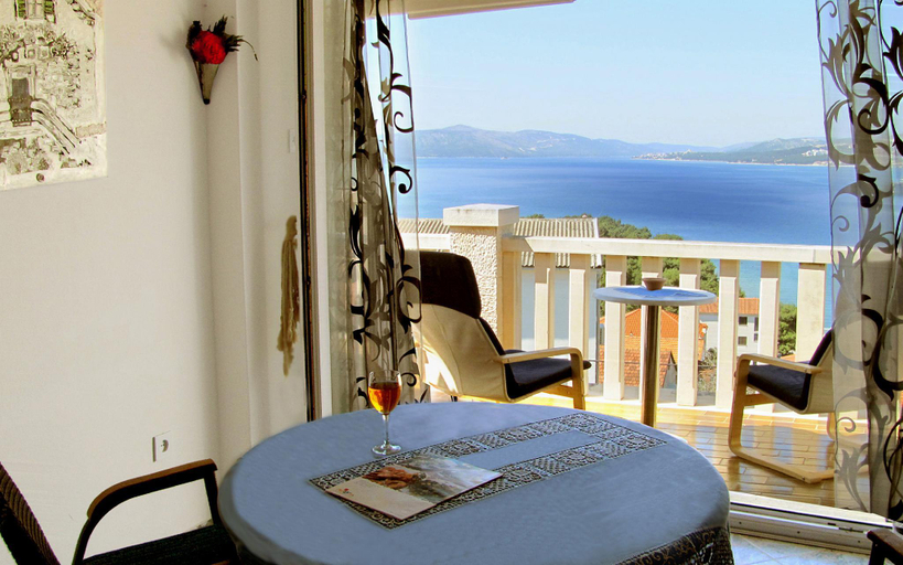 Others 5, Apartment for two persons with sea view in Trogir near the beach, Okrug