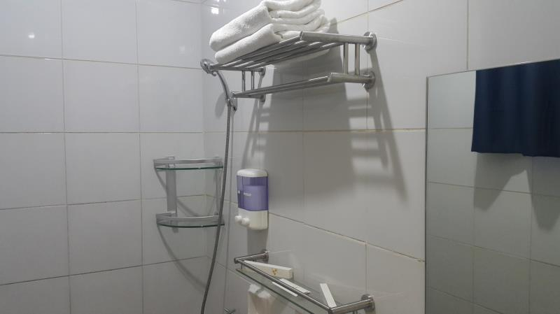 Bathroom 5, Time Traveller's Hotel, Manila City