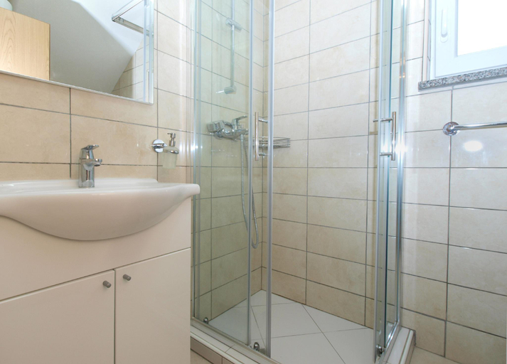 Bathroom 3, Apartment 1774, Ližnjan