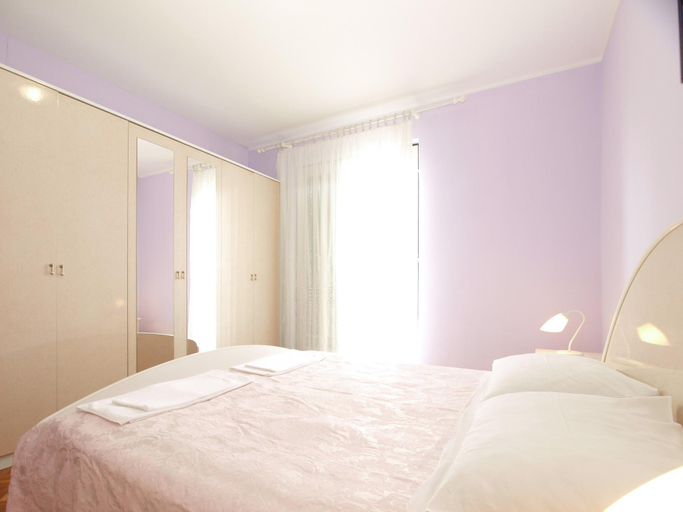 Bedroom 2, Apartment 2028, Fažana