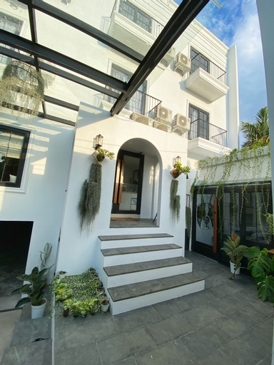 Exterior & Views 1, Loewy’s Home, Jakarta Barat