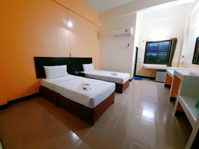 Bedroom 2, Centerpoint Hotel, Muang Trang