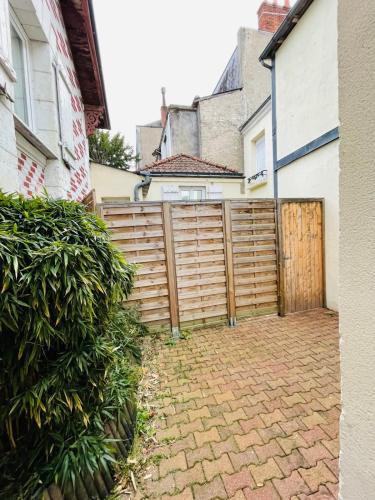 Charming T2 in downtown with terrace, Indre-et-Loire