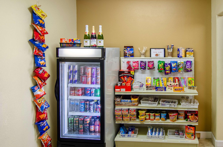 Food & Drinks 5, Americas Best Value Inn & Suites Ft. Collins E at I-25, Larimer