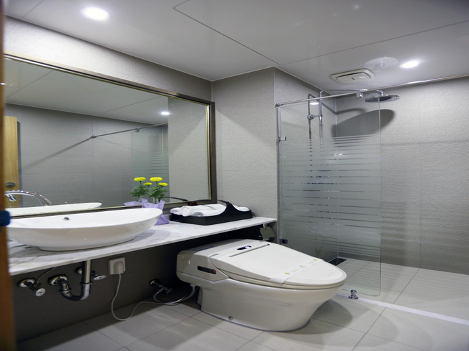 Bathroom 4, Black Sands Hotel, Jeju