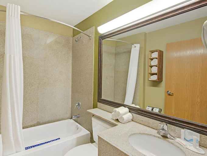 Bathroom 4, Super 8 by Wyndham San Antonio Downtown NE, Bexar