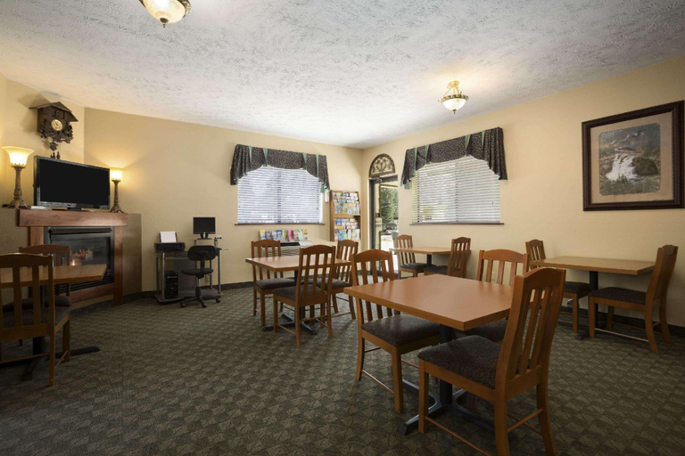 Public Area, Howard Johnson by Wyndham Leavenworth, Chelan