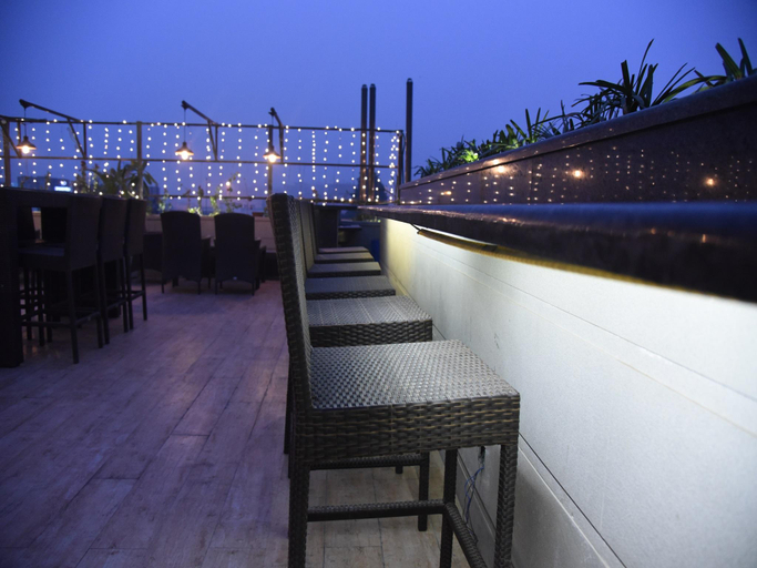 Food & Drinks 5, Hotel Picasso Naraina, Delhi