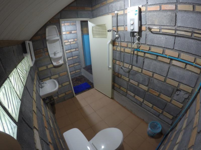 Bathroom 3, Lanta Valom Hideaway Resort, Ko Lanta