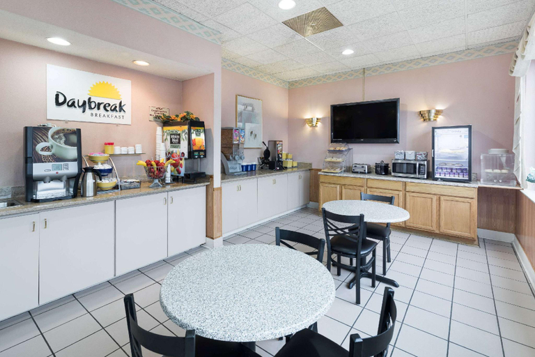 Food & Drinks 5, Days Inn By Wyndham Walterboro, Colleton
